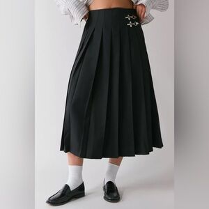 Lioness Fame Midi Pleated Skirt